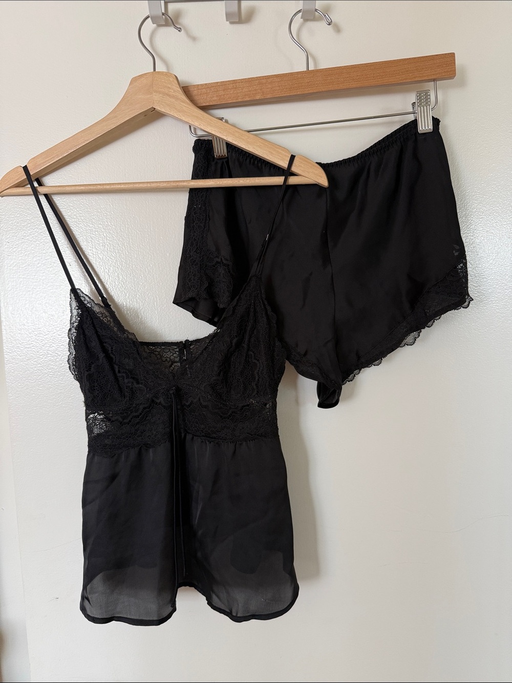 Victoria’s secret Delicate Lace Trim Black Sleep Cami & Shorts Set